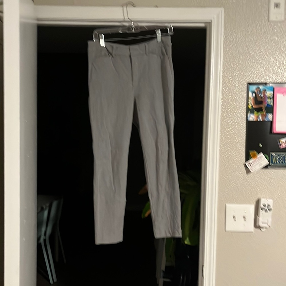 Gray Ild Navy size 6 business casual pixie pants